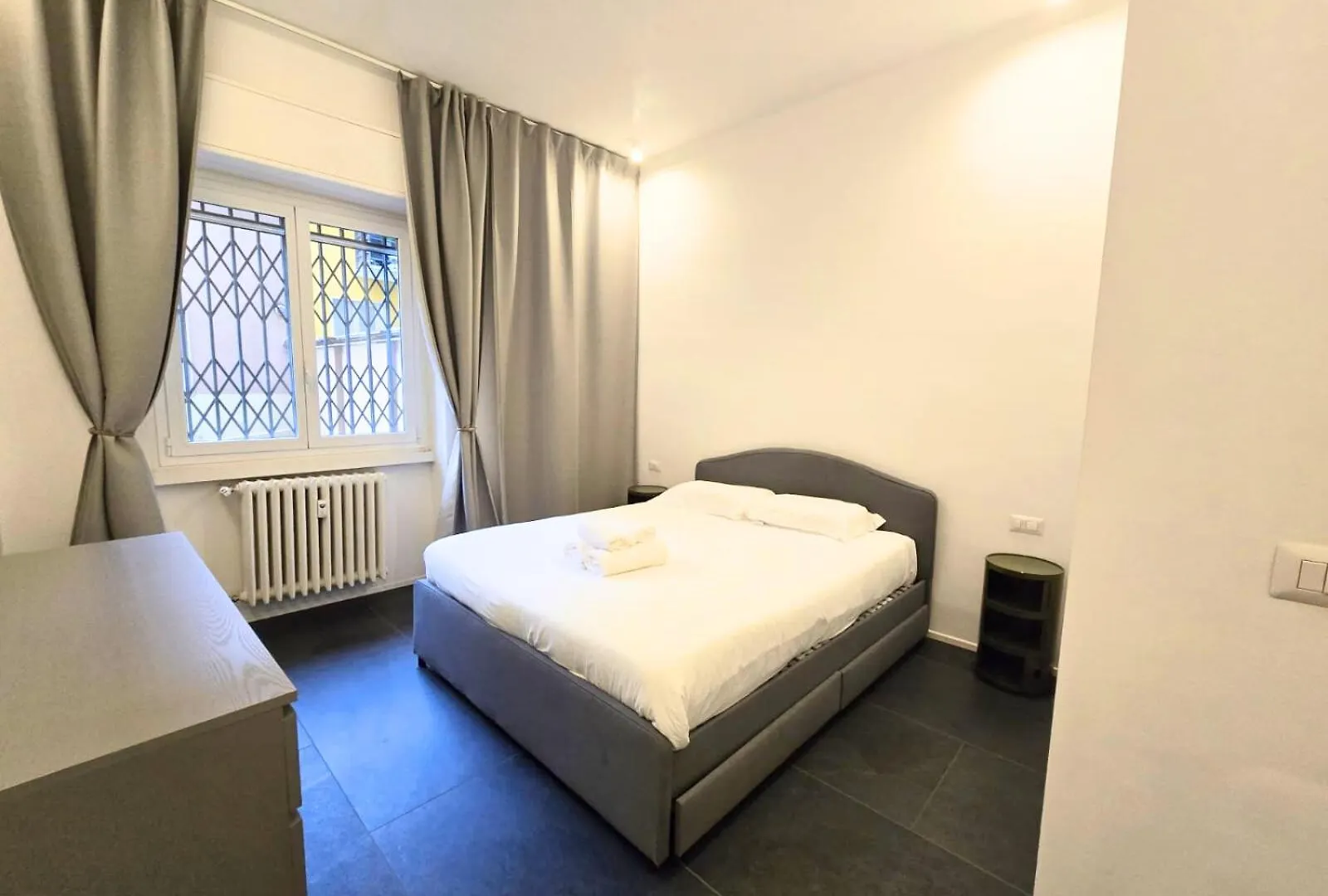 Hbhall Solari 28 Apartment Милан